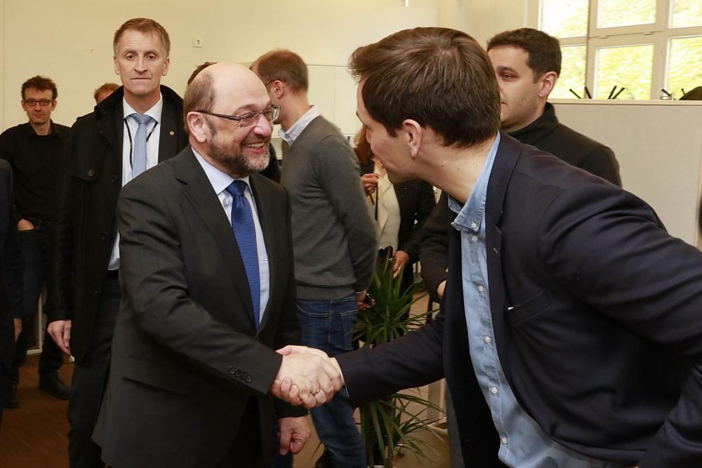 SPD Kanzlerkandidat Martin Schulz zu Besuch im Office bei sonnen und trifft Geschäftsführer Philipp Schröder in Berlin 