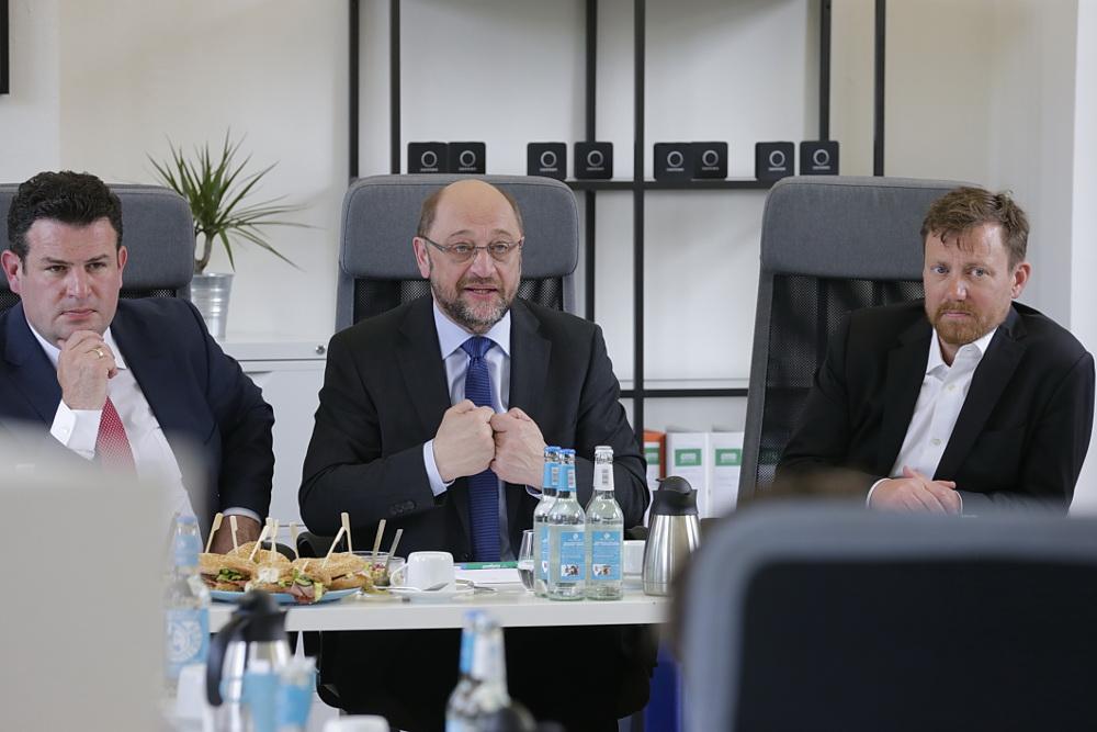 SPD Kanzlerkandidat Martin Schulz zu Besuch im Office bei sonnen und trifft Geschäftsführer Philipp Schröder in Berlin 