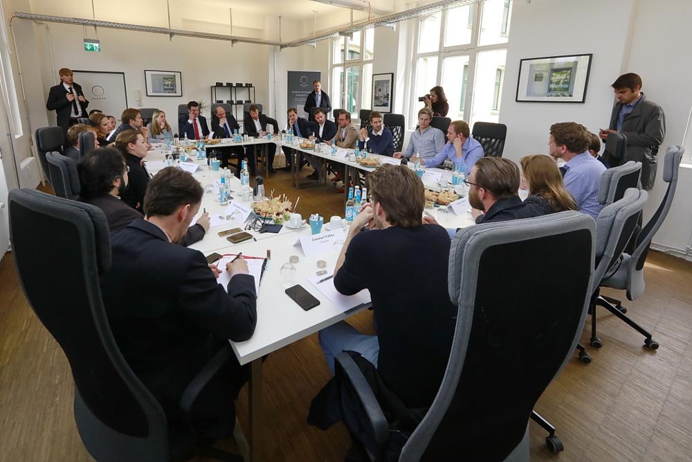 SPD Kanzlerkandidat Martin Schulz zu Besuch im Office bei sonnen und trifft Geschäftsführer Philipp Schröder in Berlin 